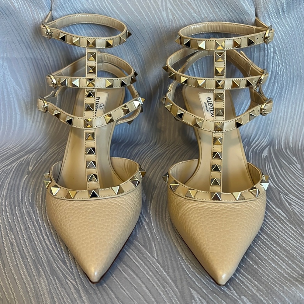 Valentino Garavani Rockstud Ankle Strap Leather Pumps 65 mm Camello Size 37.5